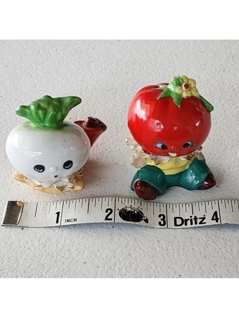 Vtg Japan ceramic anthropomorphic vegetable satl & pepper shakers